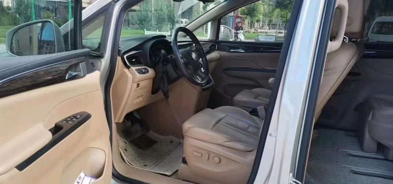 青岛17年别克GL86