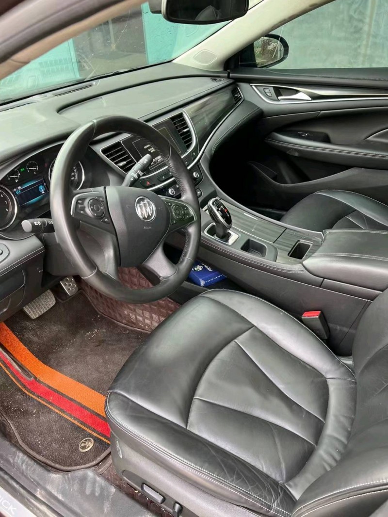 青岛17年别克君越4