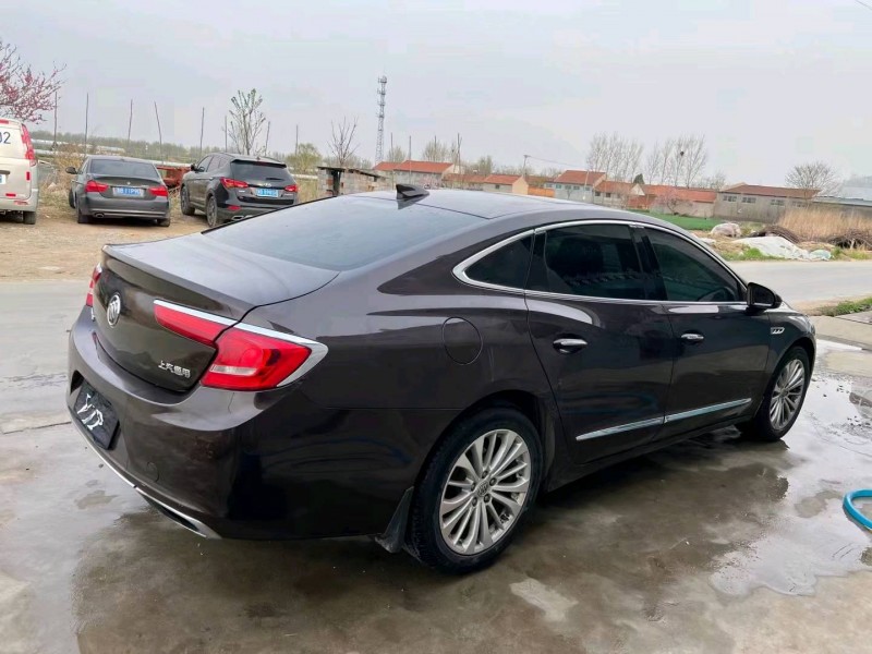 青岛17年别克君越7