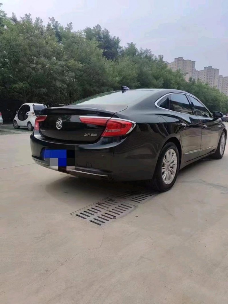 青岛17年别克君越6