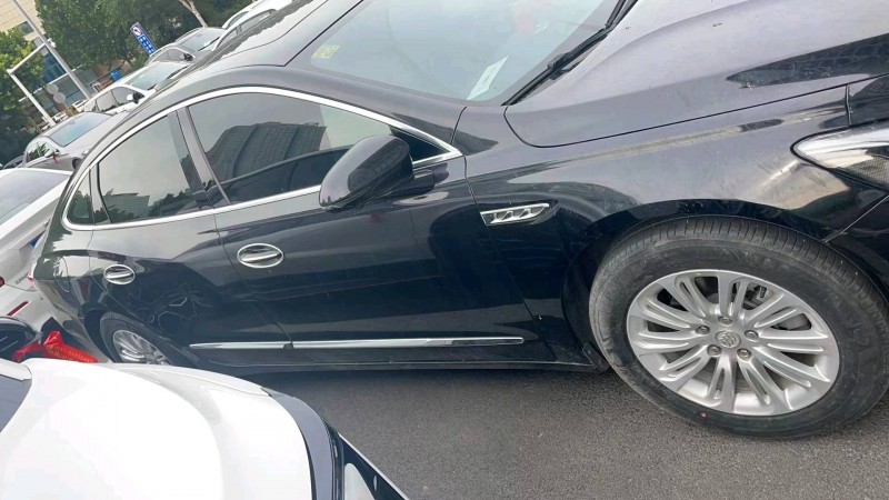 青岛17年别克君越5