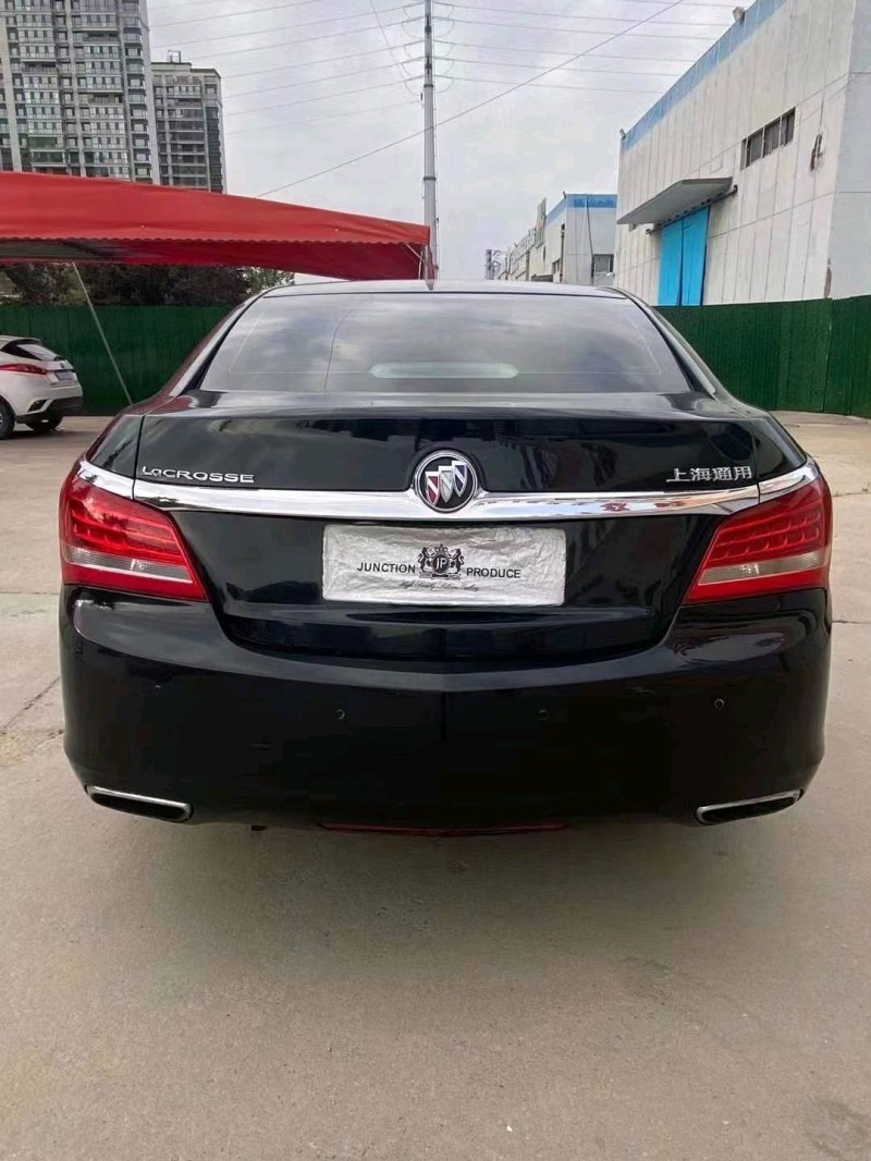 青岛15年别克君越9