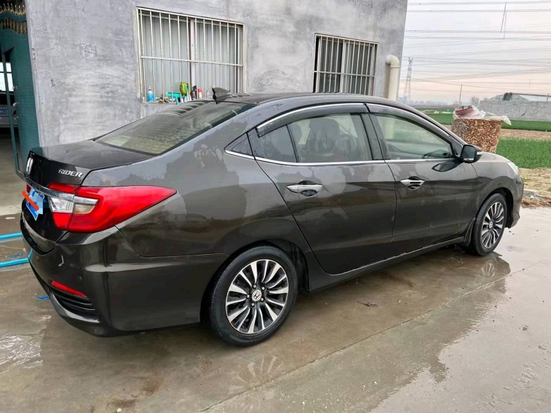 青岛14年本田凌派4