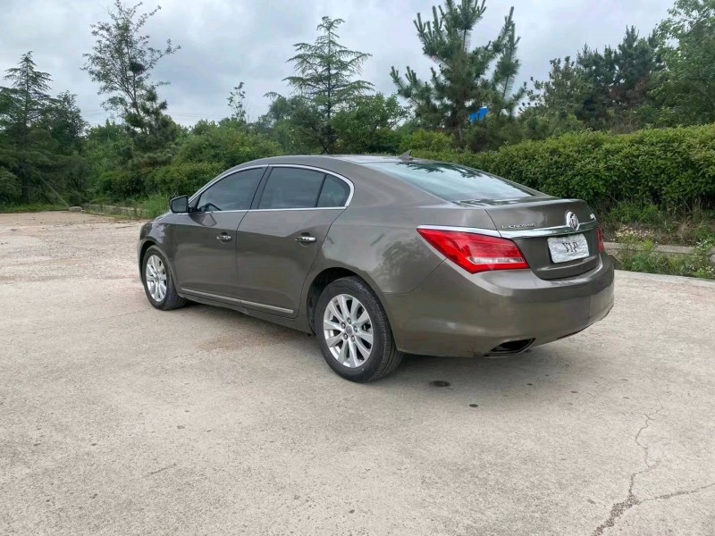 青岛14年别克君越8