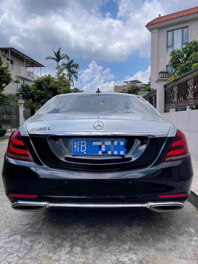 广州18年奔驰S8