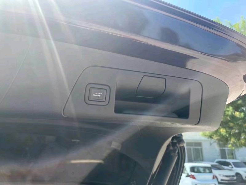 枣庄21年别克昂科威8