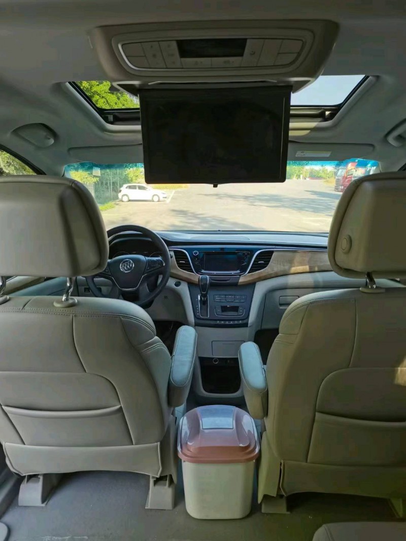 东营19年别克GL84