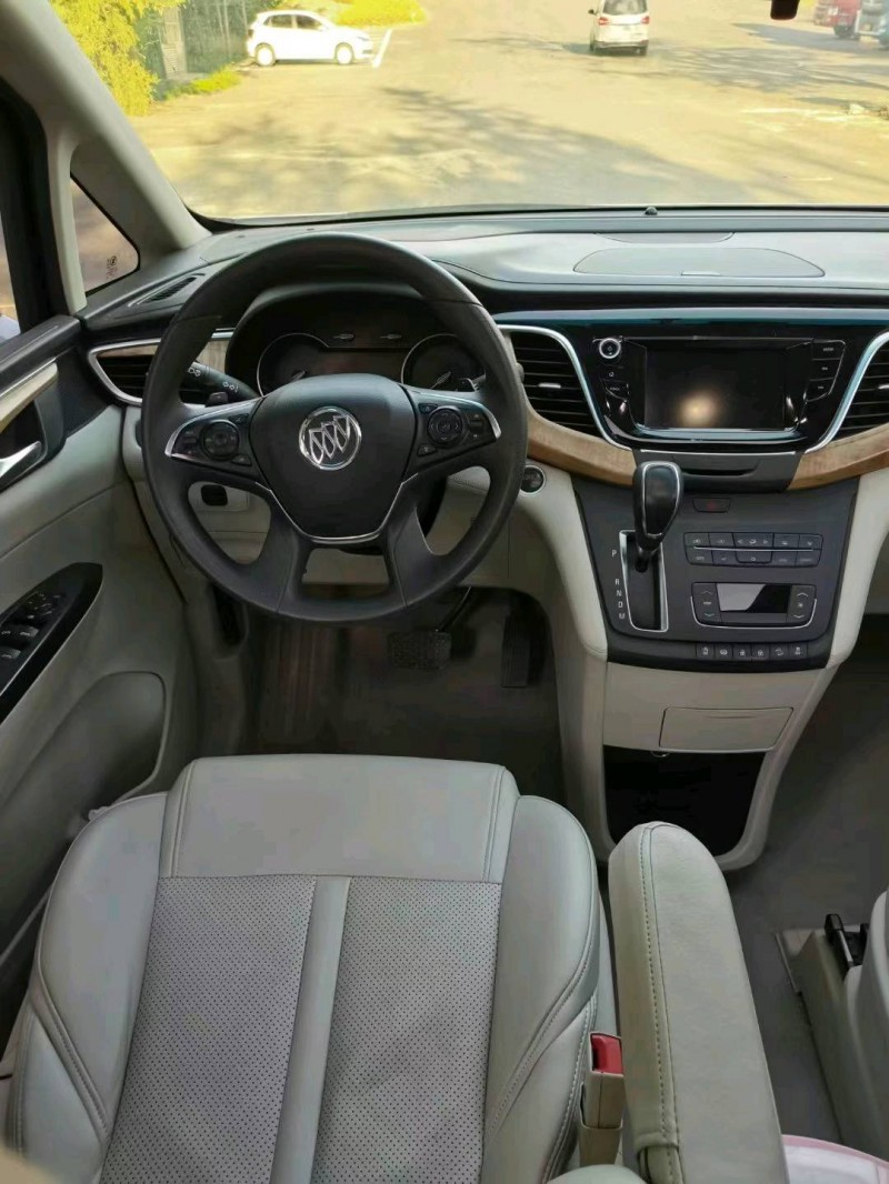 东营19年别克GL85