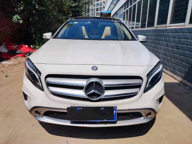 北京16年奔驰GLA9