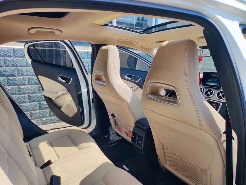 北京16年奔驰GLA5