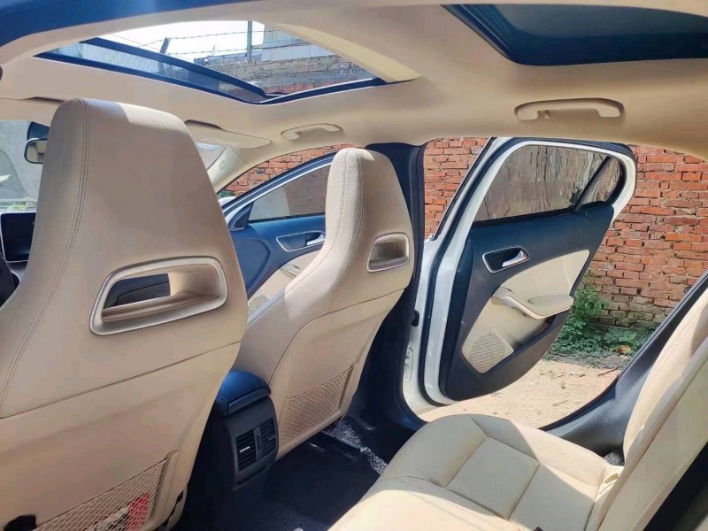 北京16年奔驰GLA2