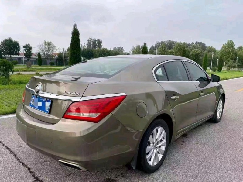 东营15年别克君越8