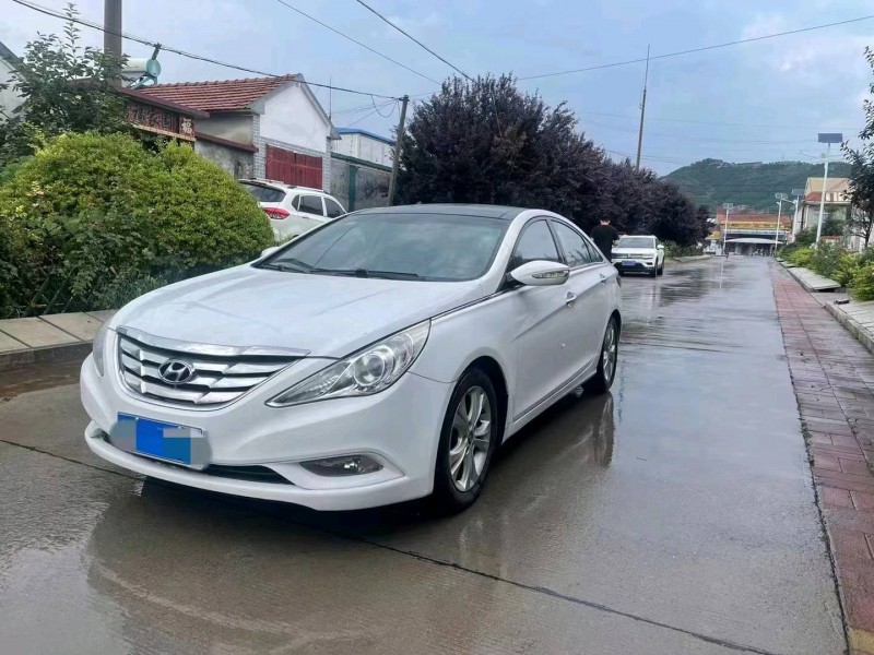 东营13年现代索纳塔八2