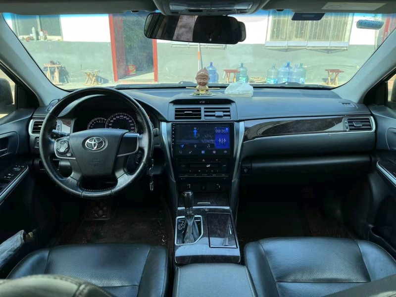 济宁16年丰田凯美瑞5