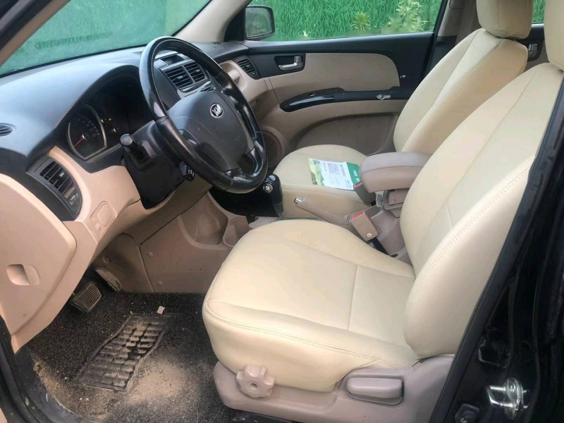 济宁14年起亚狮跑4