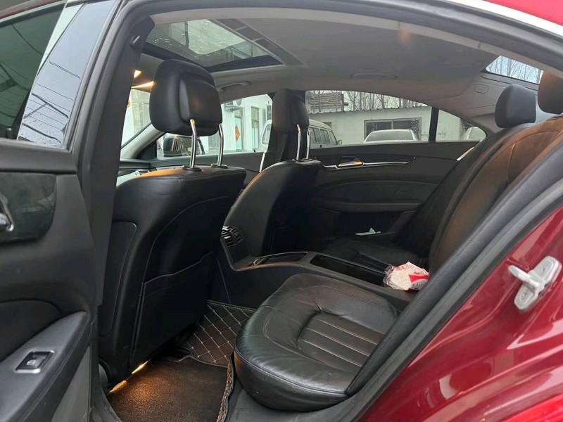 济宁13年奔驰CLS6