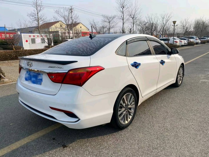 潍坊17年现代名图7