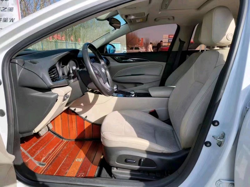 青岛19年别克君威5