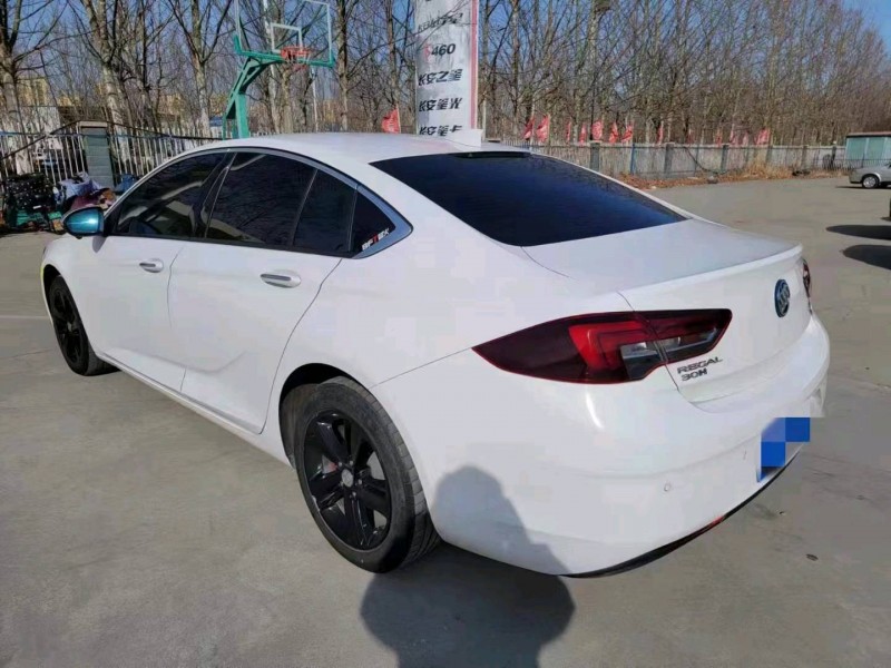 青岛19年别克君威7