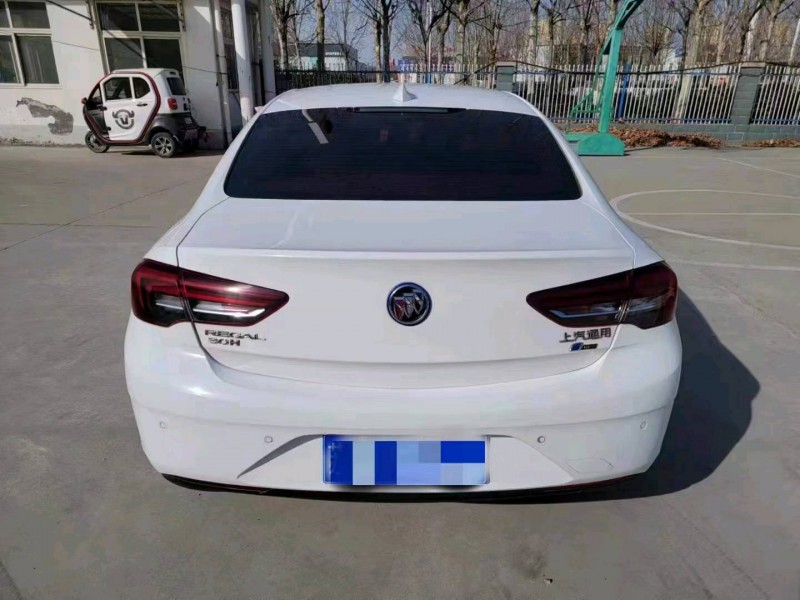 青岛19年别克君威9