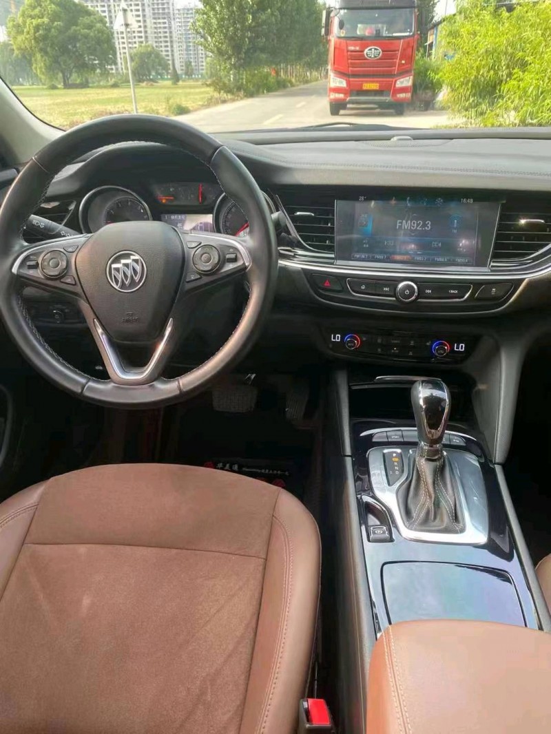 青岛19年别克君威5