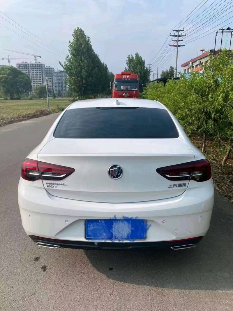 青岛19年别克君威9