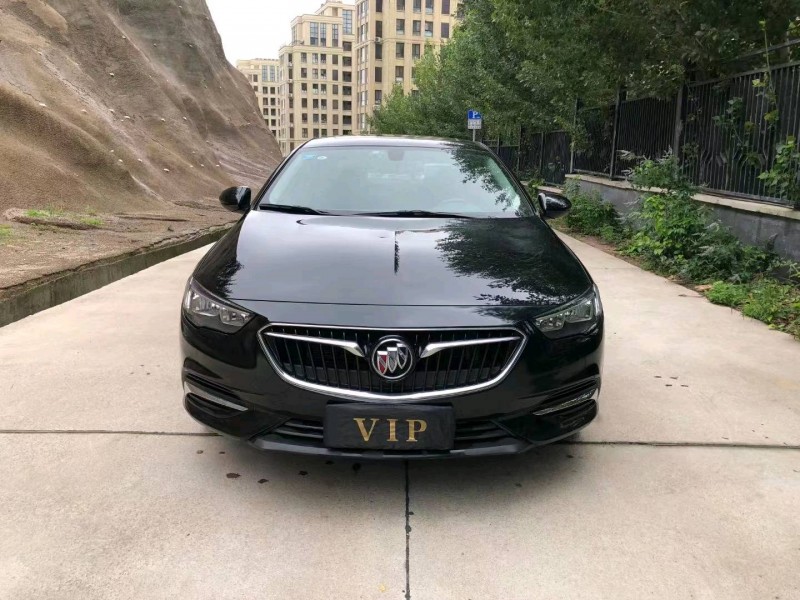 青岛18年别克君威1