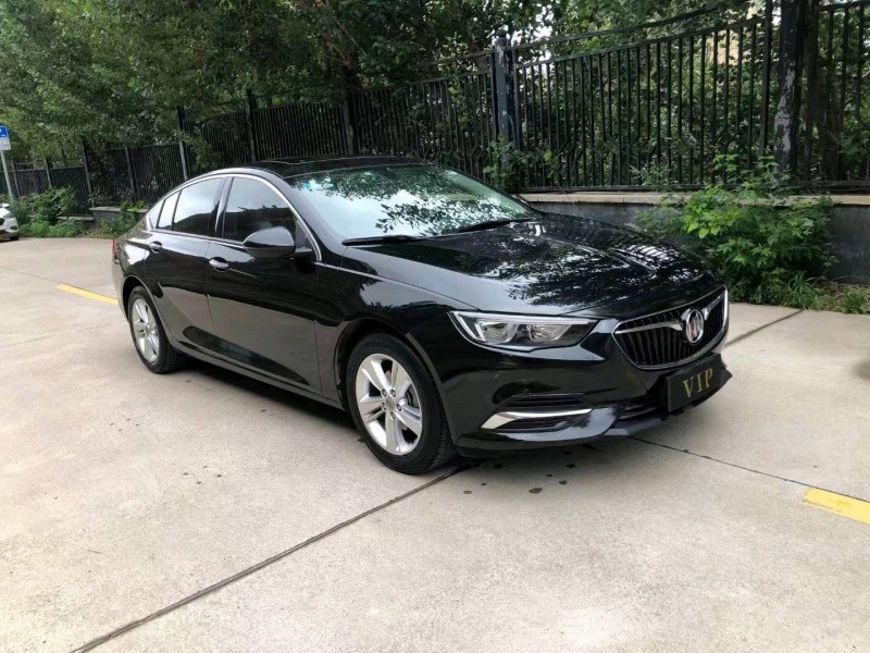 青岛18年别克君威2