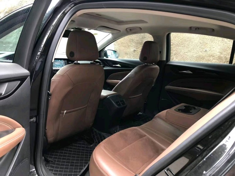 青岛18年别克君威5