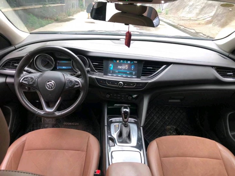 青岛18年别克君威6