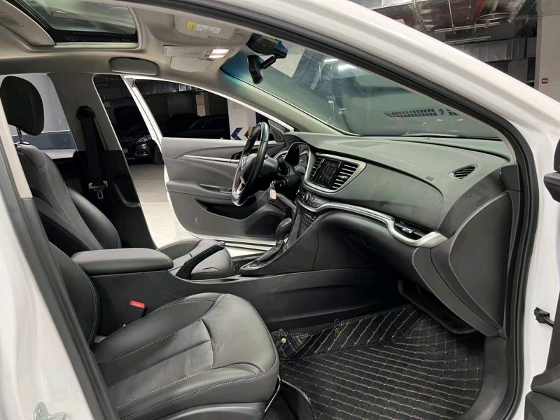 成都20年别克英朗8