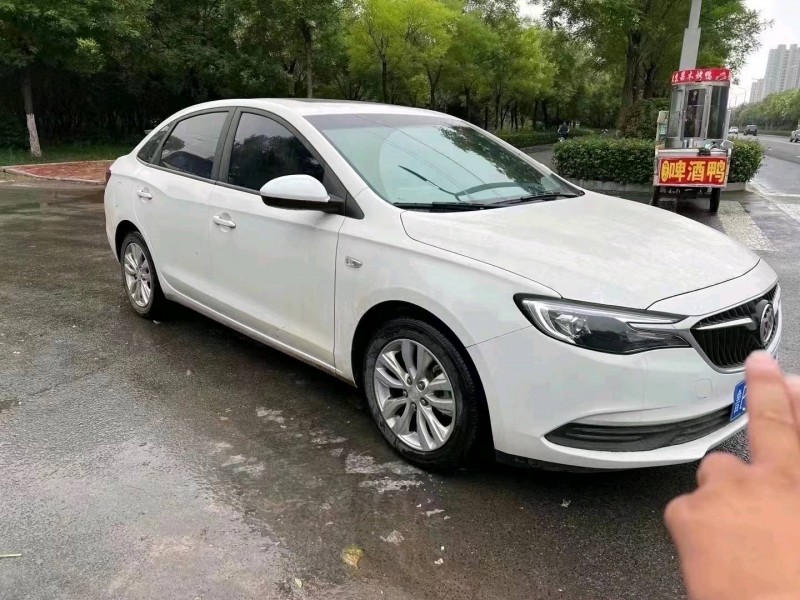 青岛21年别克英朗2