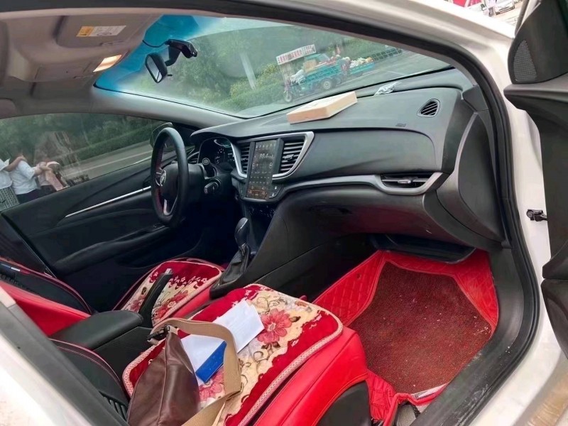 青岛21年别克英朗5