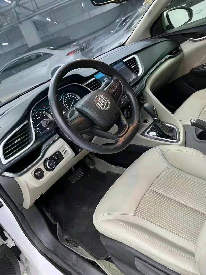 成都18年别克英朗3