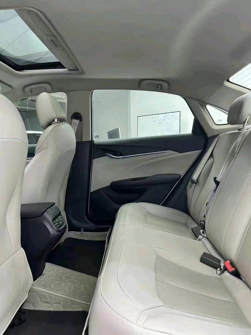 成都18年别克英朗2