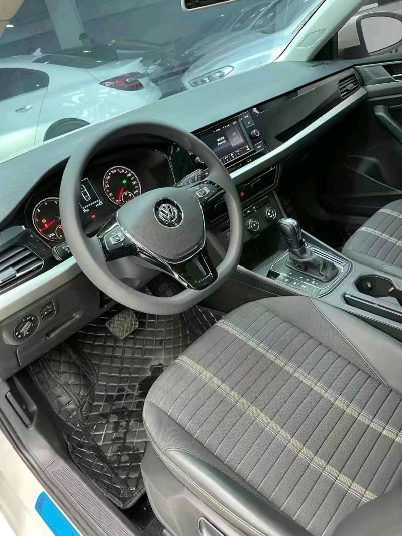 成都21年大众朗逸6