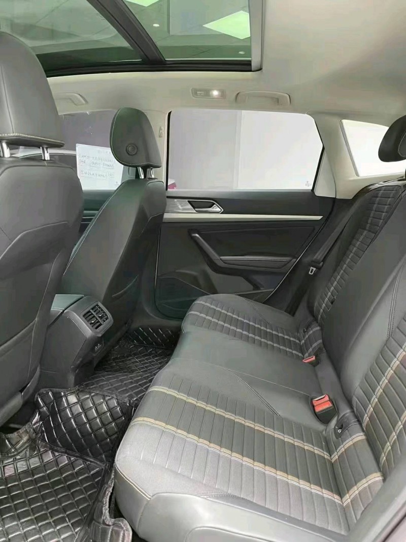 成都21年大众朗逸7