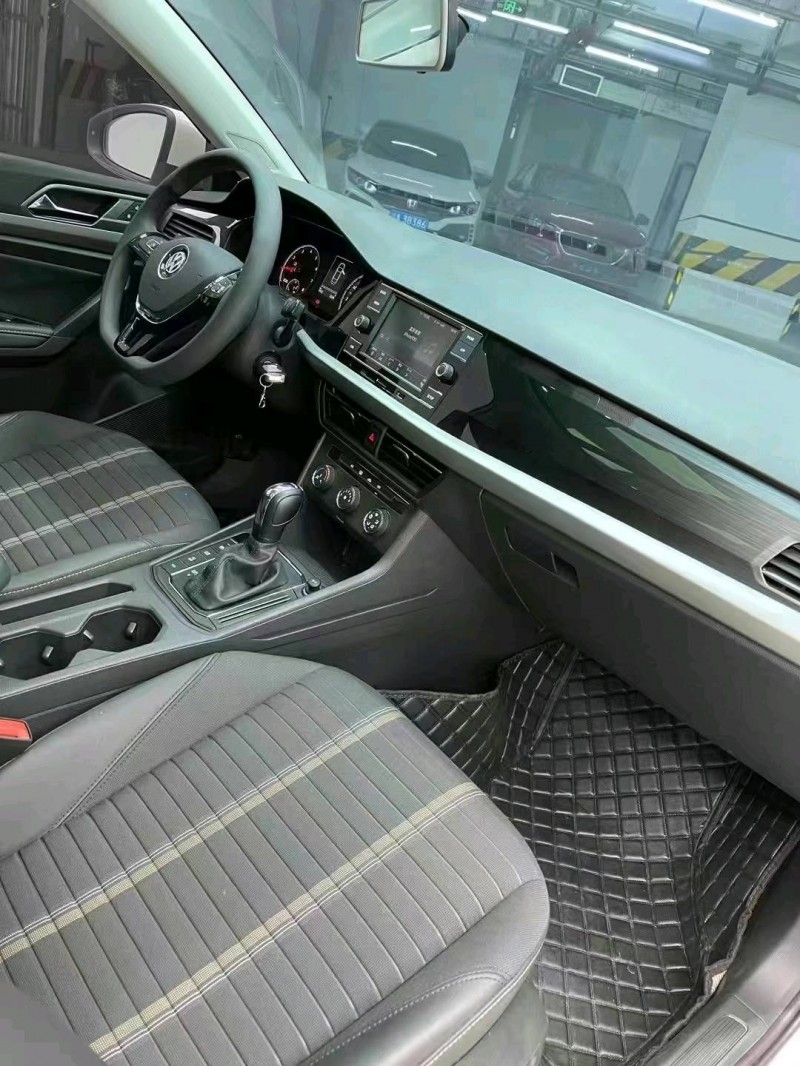 成都21年大众朗逸8