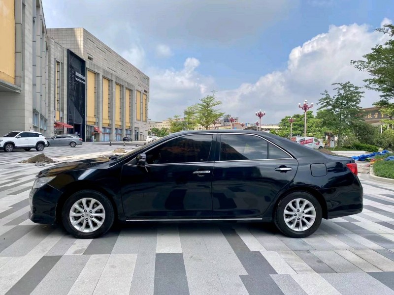 东莞14年丰田凯美瑞7