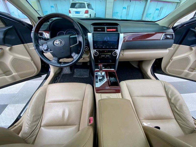 东莞14年丰田凯美瑞3