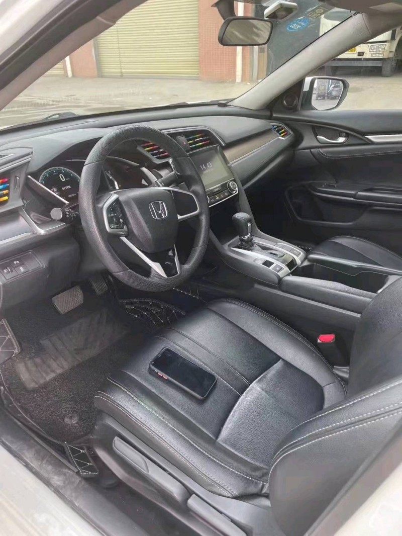 东莞17年本田思域5