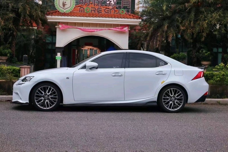 东莞14年雷克萨斯IS3