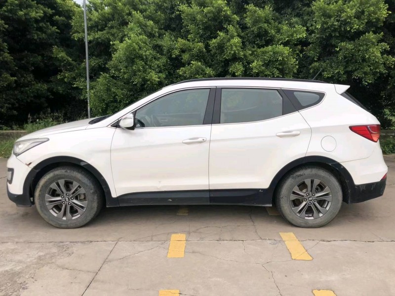 东莞13年现代新胜达4