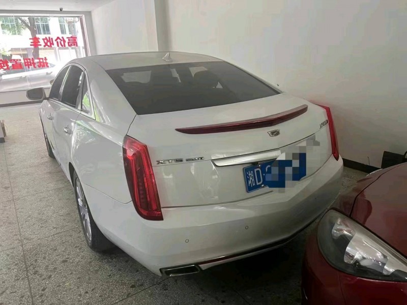 邵阳15年凯迪拉克XTS3