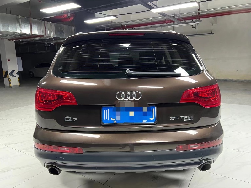成都15年奧迪Q72