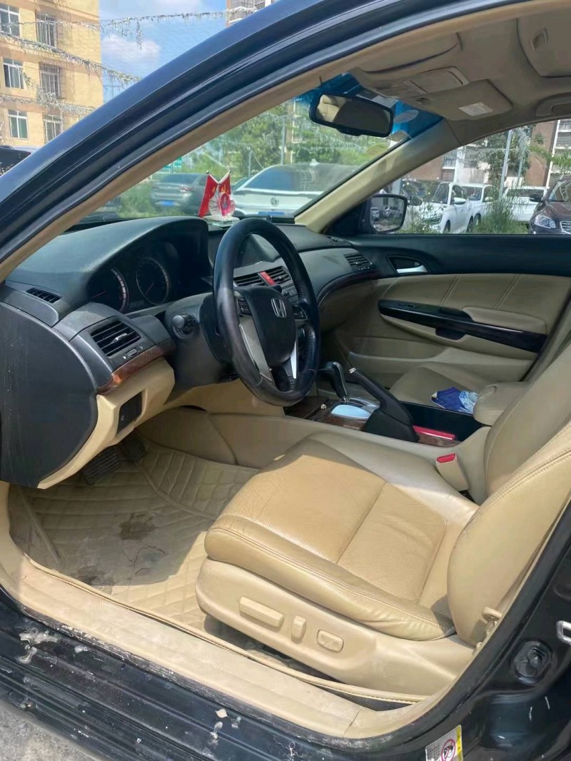 枣庄13年本田雅阁2