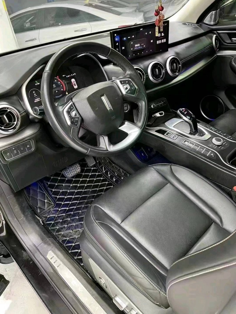 成都20年长城汽车WEY VV64