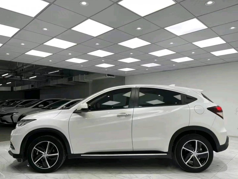 成都19年本田缤智3