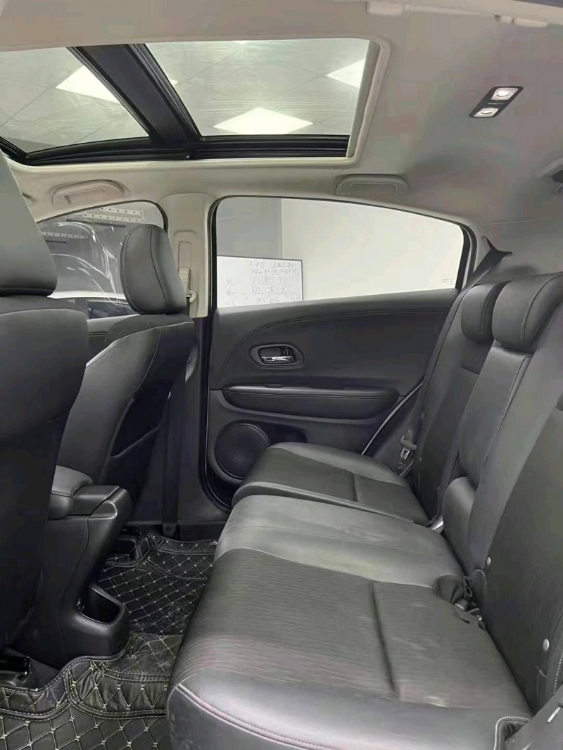 成都19年本田缤智7