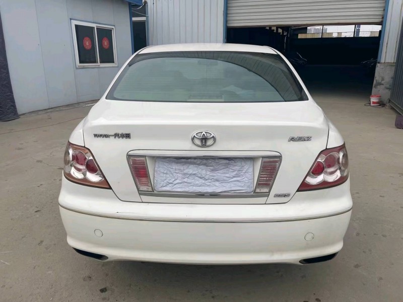 济宁10年丰田锐志9